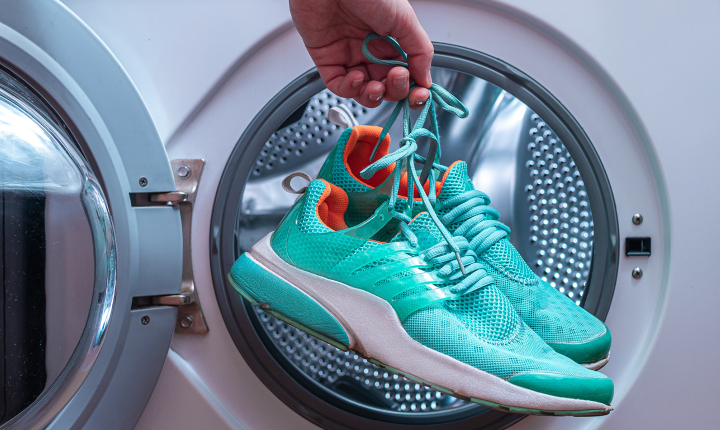 washing sneakers in washing machine